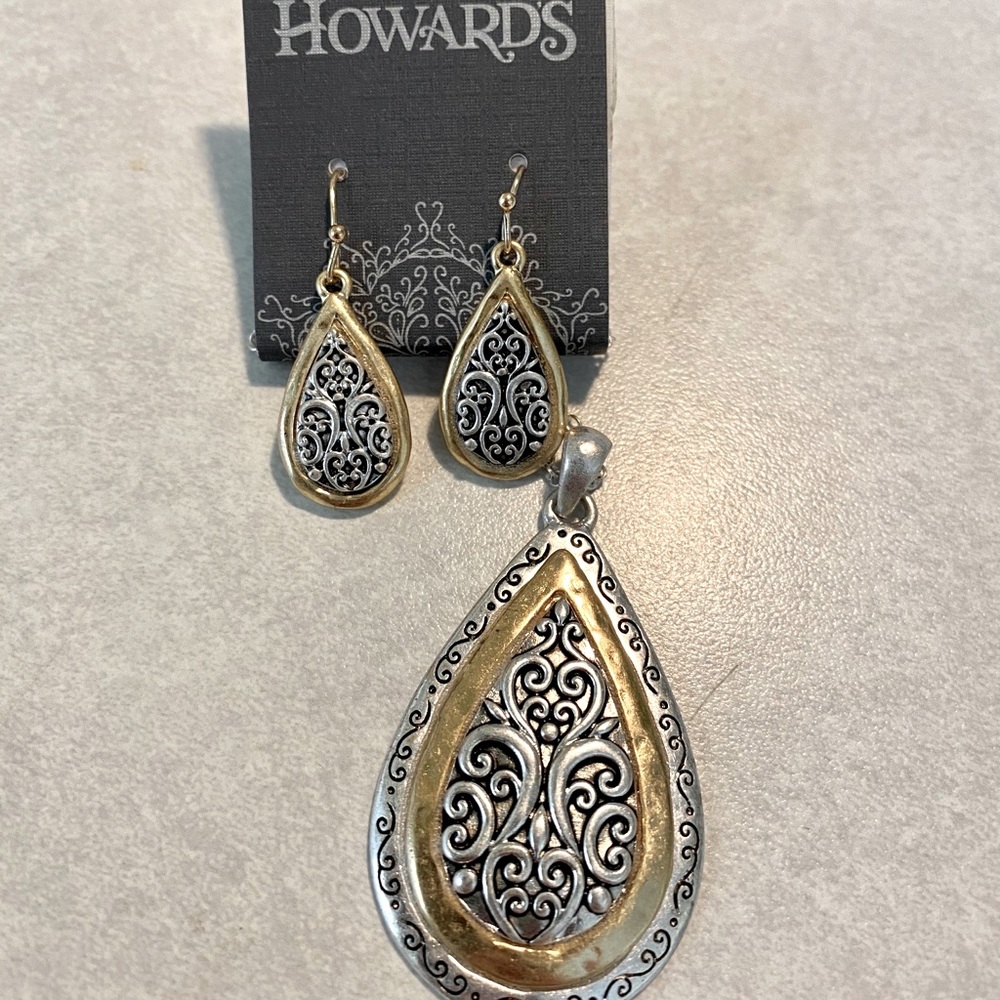 Howard’s Silver & Gold Teardrop Earring & Necklace